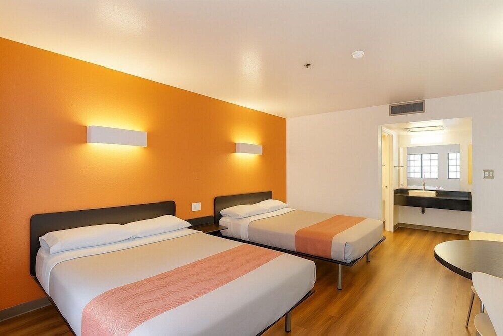Motel6 Thousand Oaks, CA 38/49