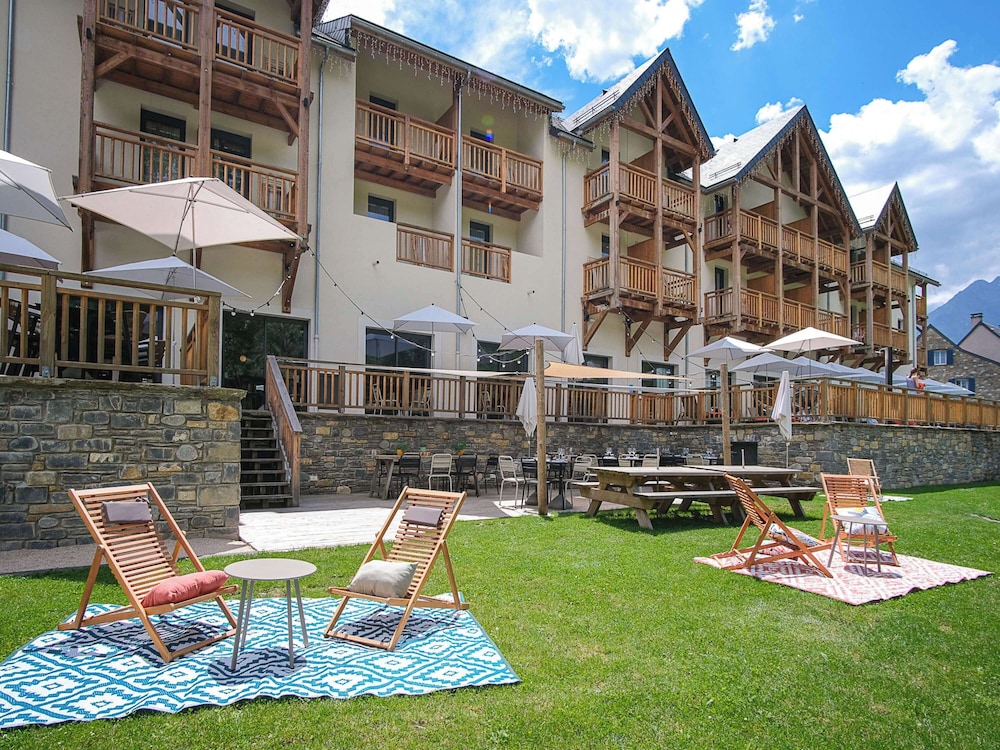 Mercure Peyragudes Loudenvielle Pyrenees 66/73