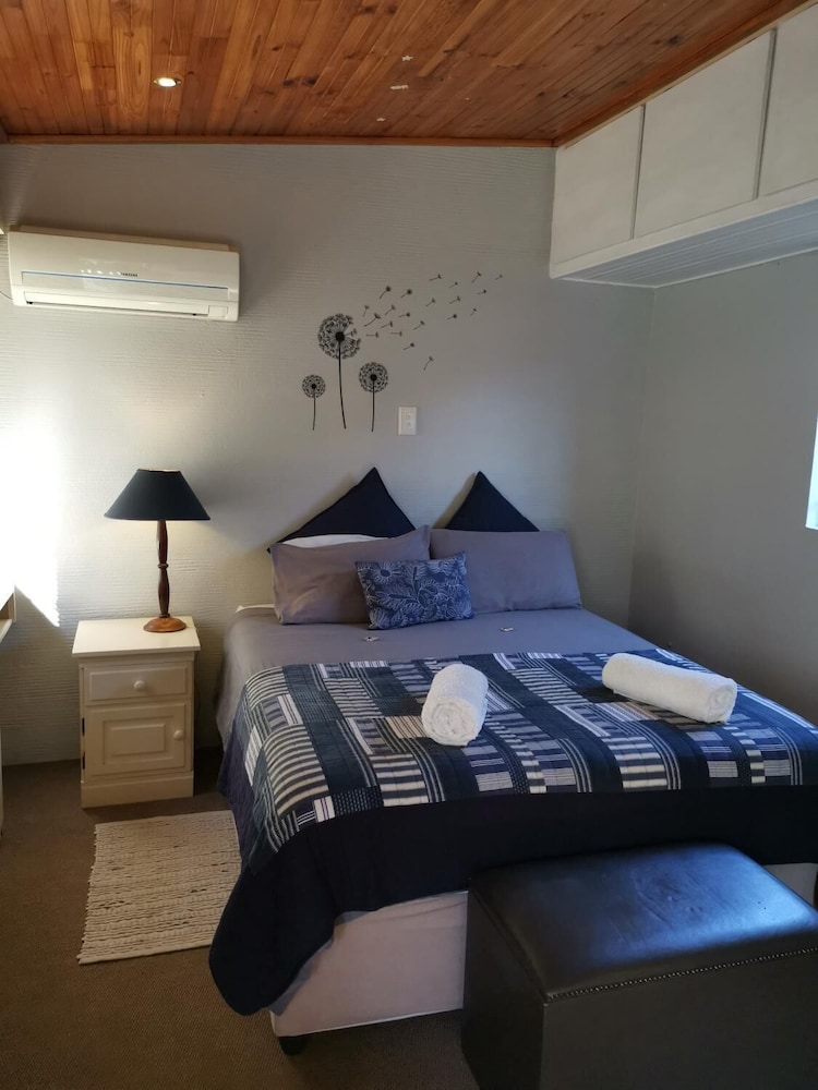 Sunbird Guest House 8/50