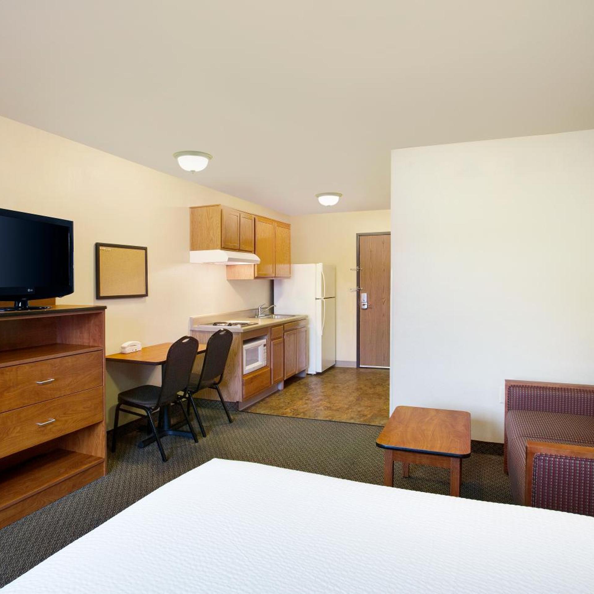 WoodSpring Suites Washington DC Andrews AFB 18/25