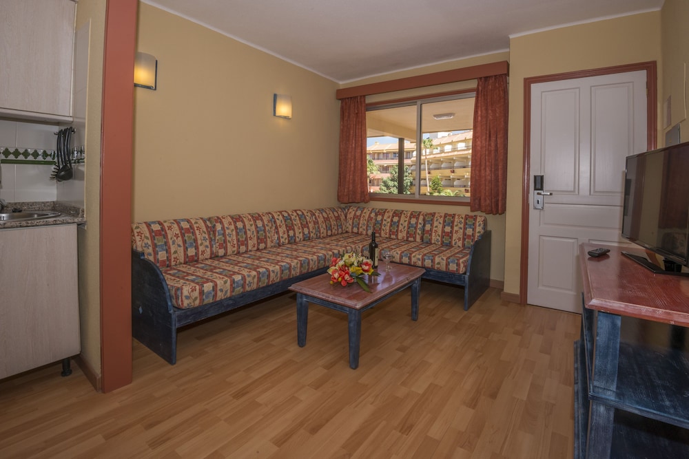Hovima Jardin Caleta 19/50