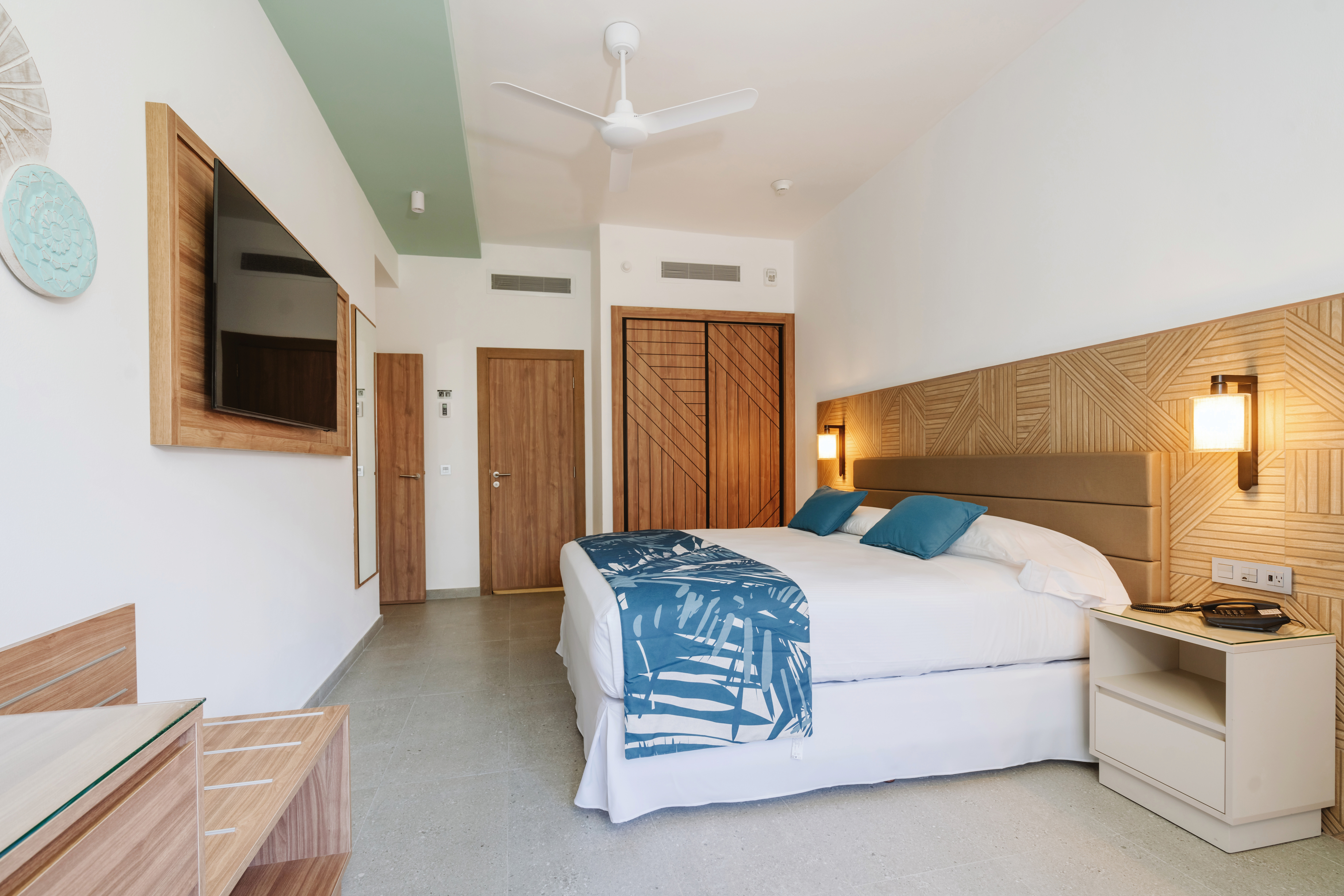 Room, Double Bed, Garden View
