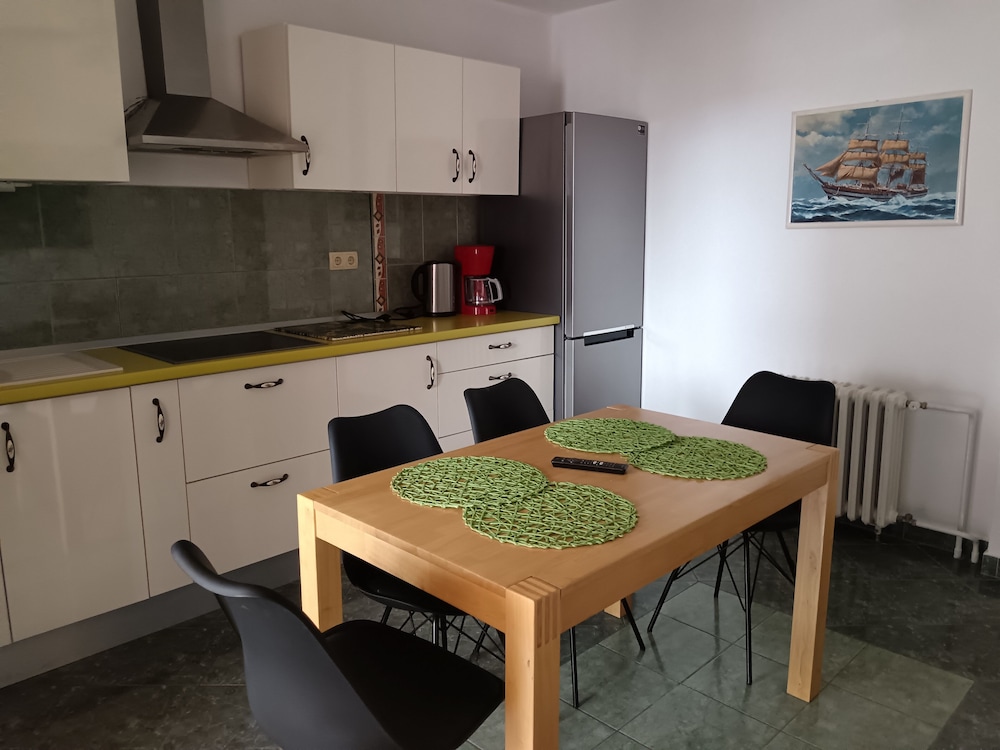 APARTMENTS MORETA 26/50