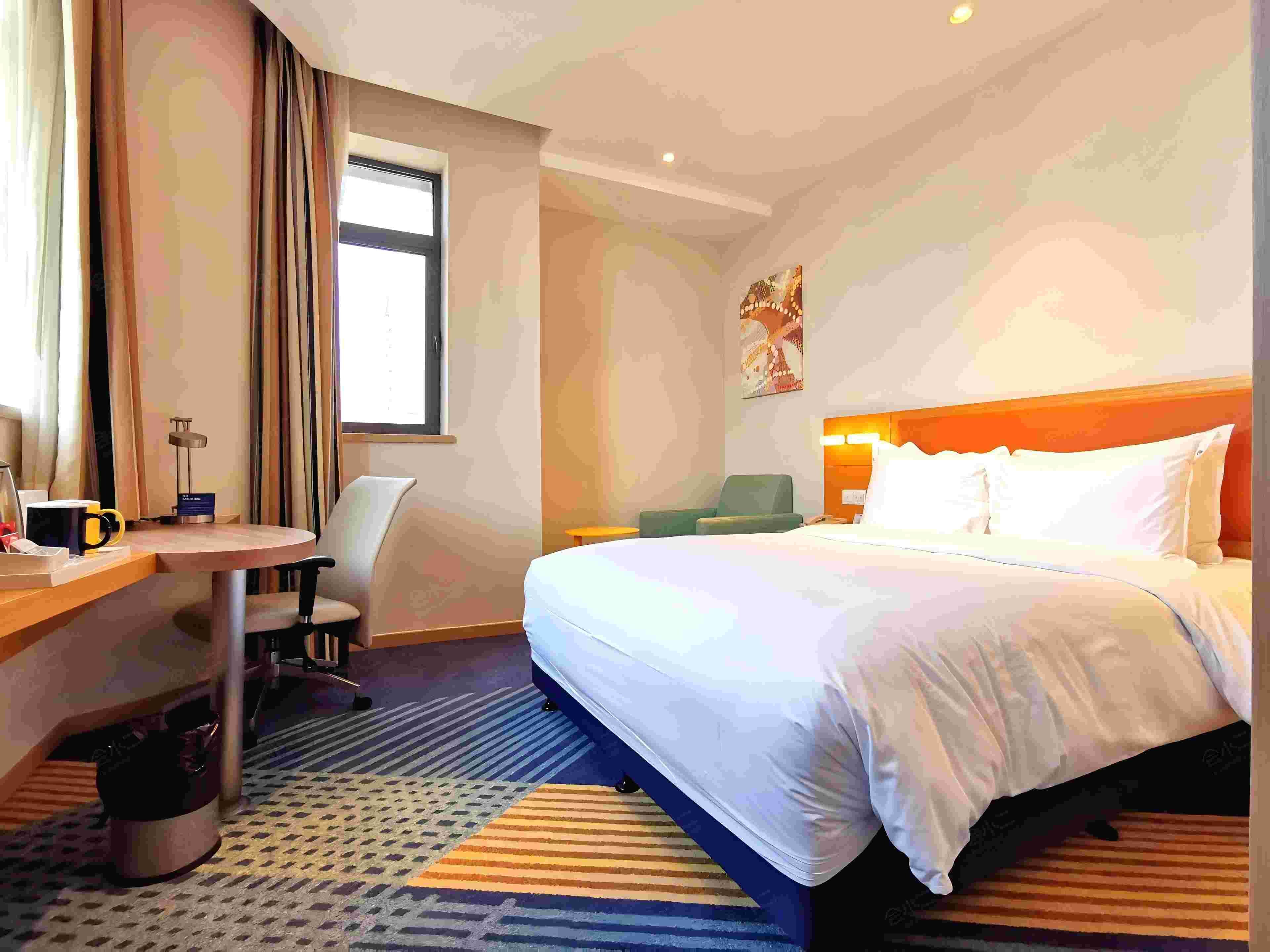 Holiday Inn Express Shanghai Zhenping 22/69