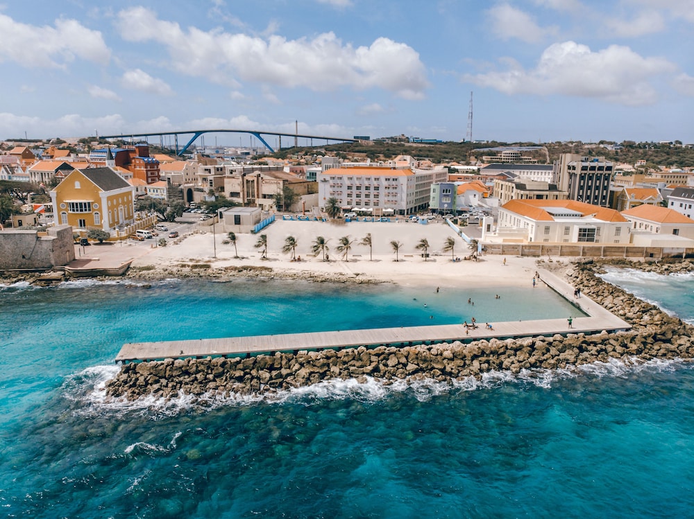 City Suites Curacao 1/70