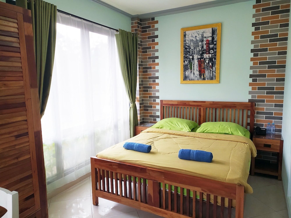 Urbanest Inn House TB Simatupang 20/72