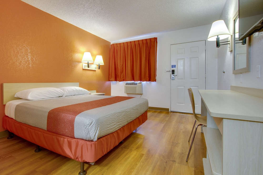Motel6 Tempe, AZ - Scottsdale South 30/46