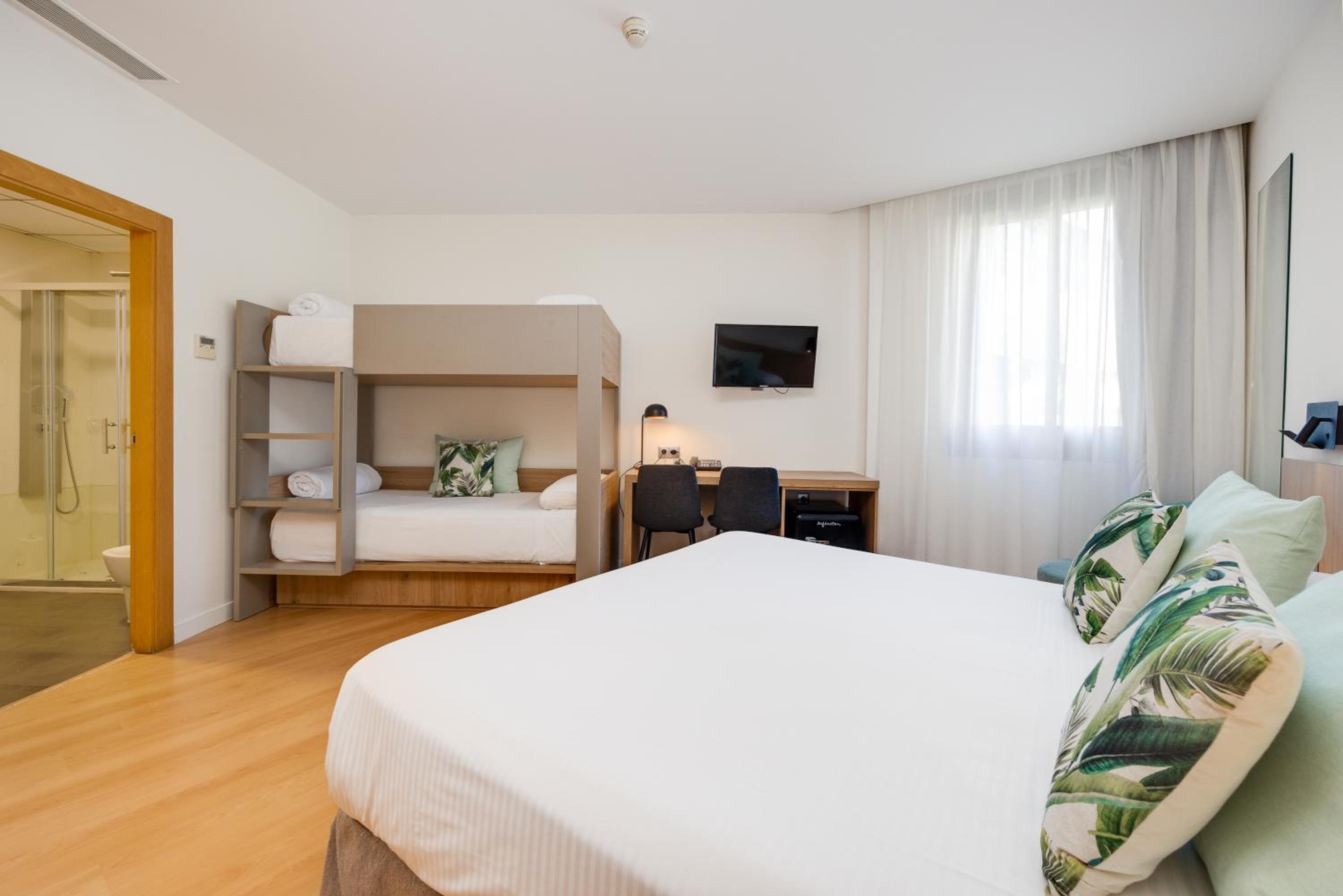 Room, Quadruple, Garden View