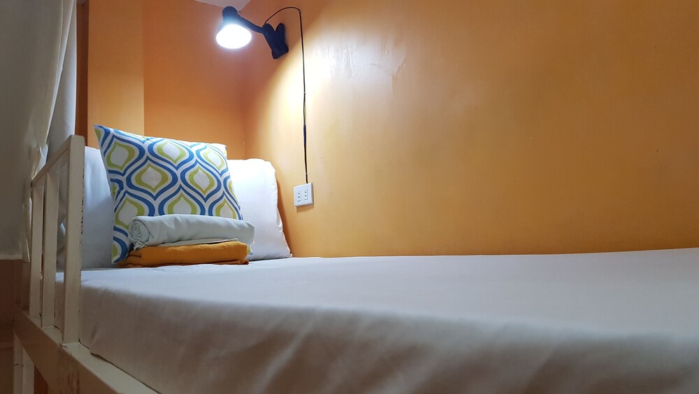 Crossroads Hostel Manila 24/46