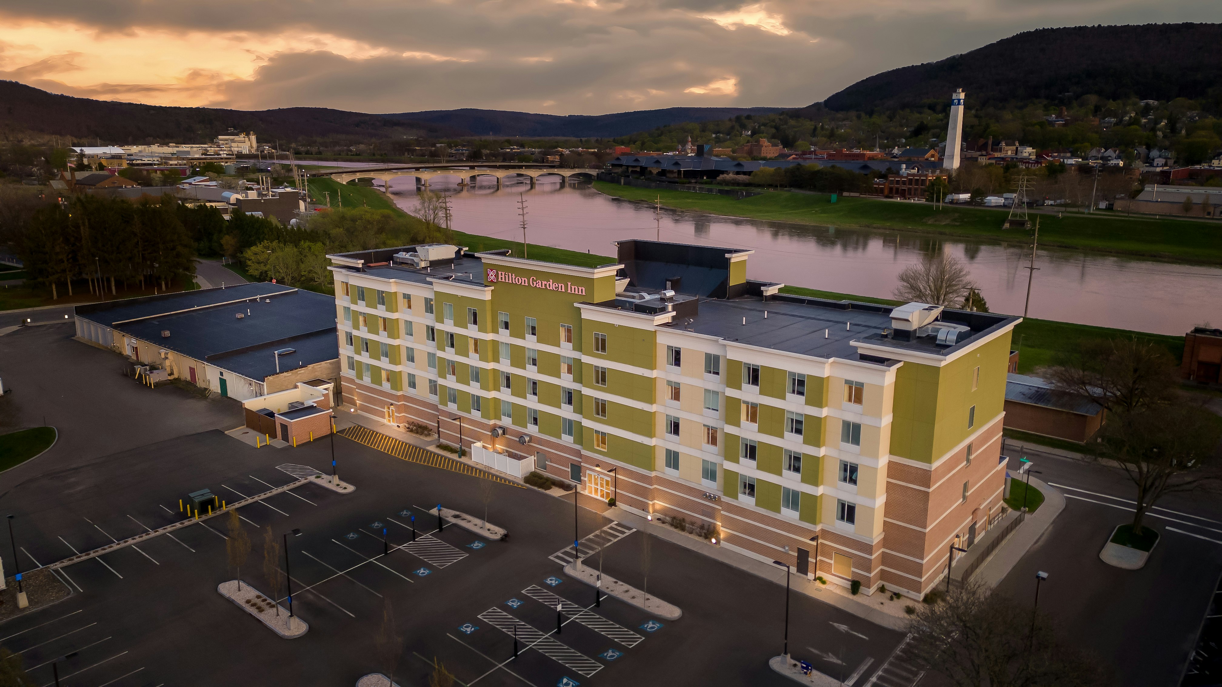 Hilton Garden Inn Corning Downtown 8/50