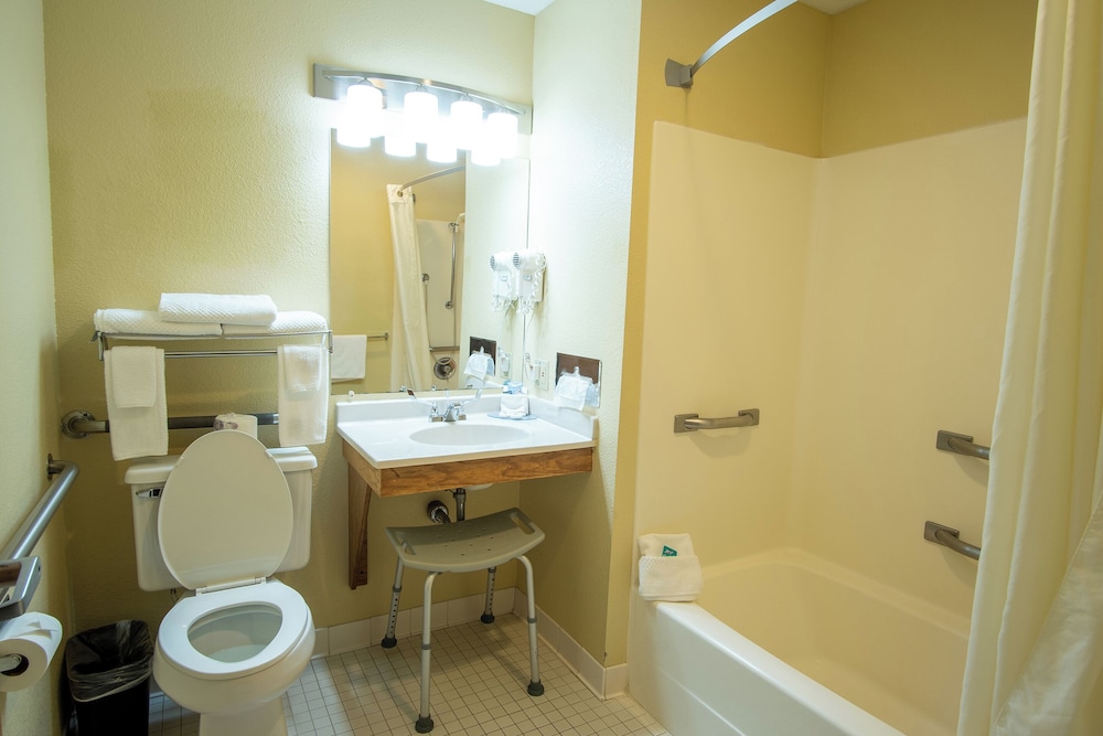 Coratel Inn & Suites by Jasper River Falls 55/60