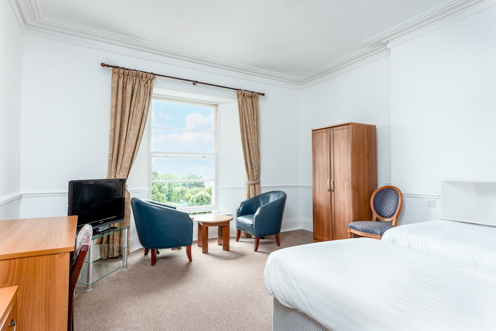 Abbey Lawn Hotel 30/64