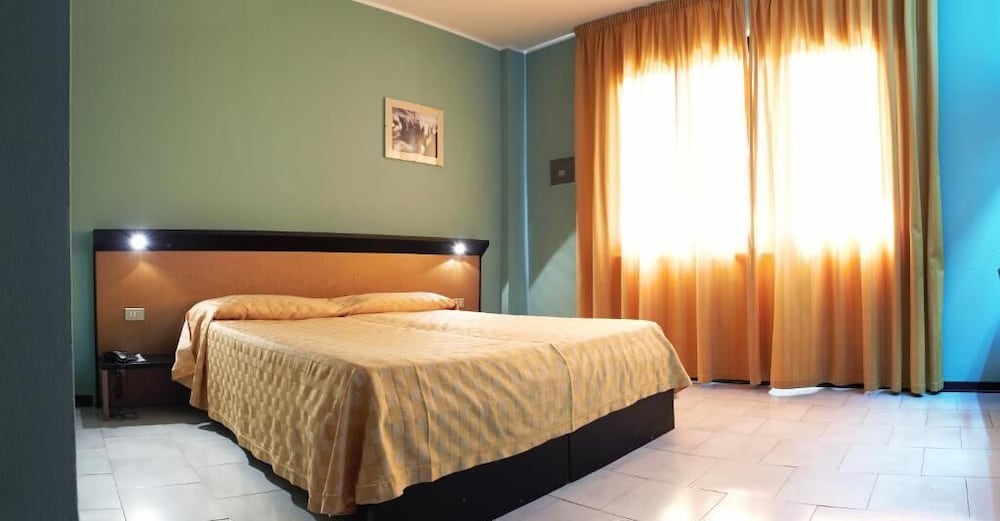 CLASSIC, DOUBLE OR TWIN BED