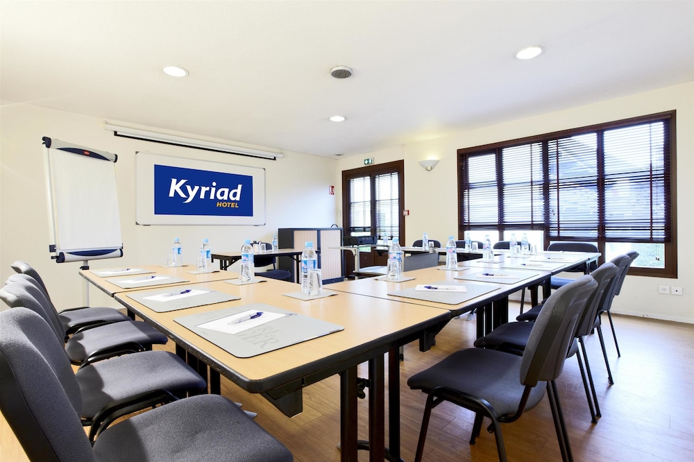 Kyriad Angers Sud Les Ponts De Ce 18/23