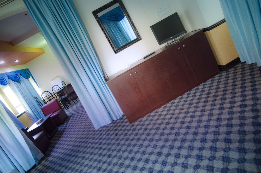 HOTEL 71 8/71