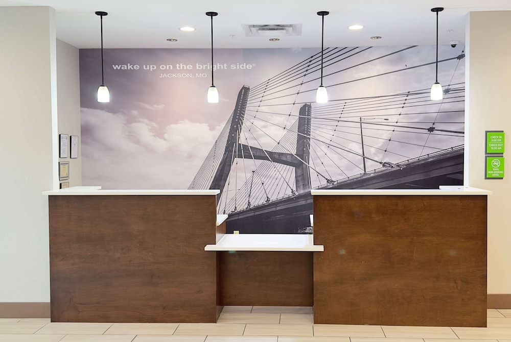 La Quinta Inn & Suites by Wyndham Jackson/Cape Girardeau 8/51