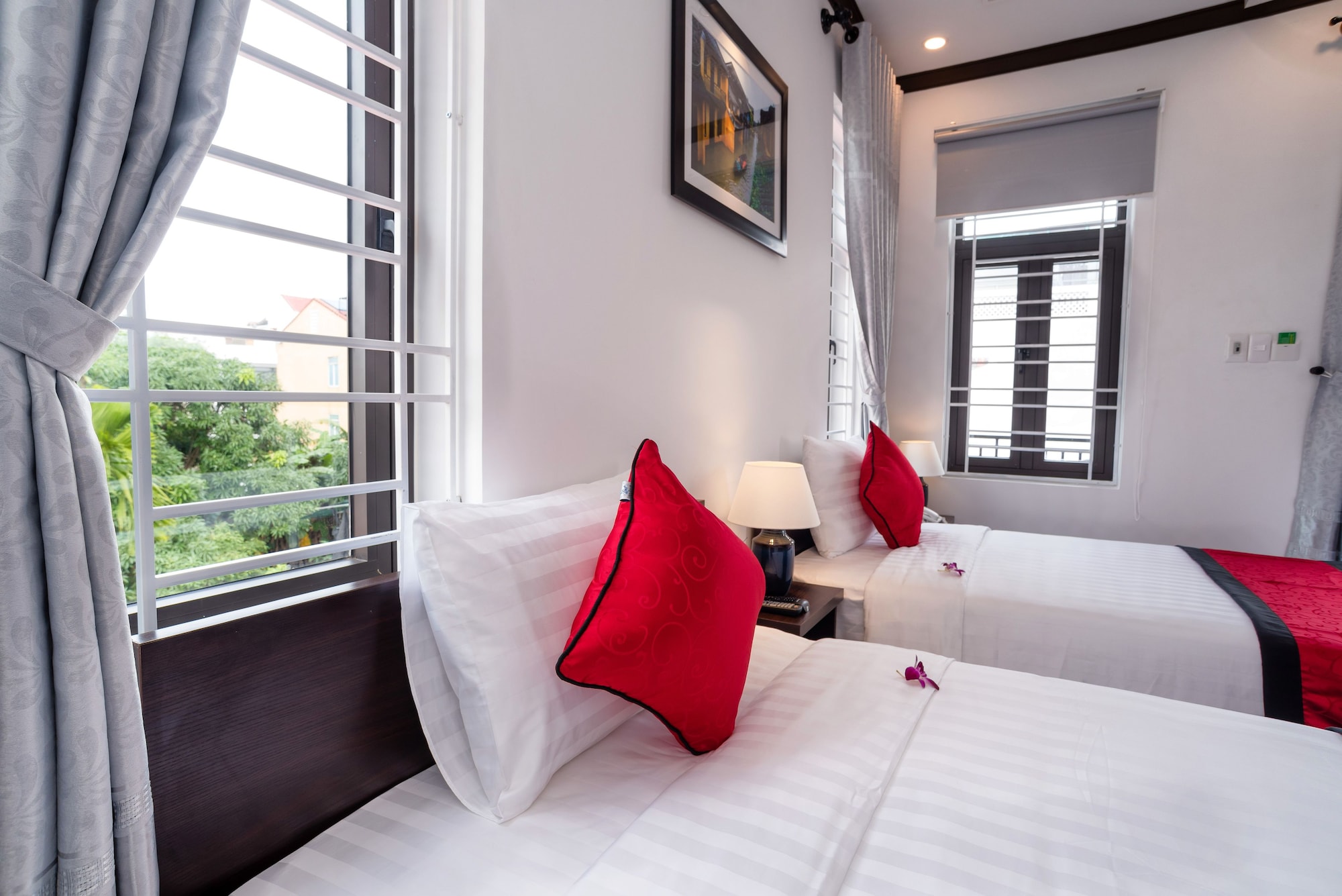 SUPERIOR, GARDEN VIEW, GROUND FLOOR