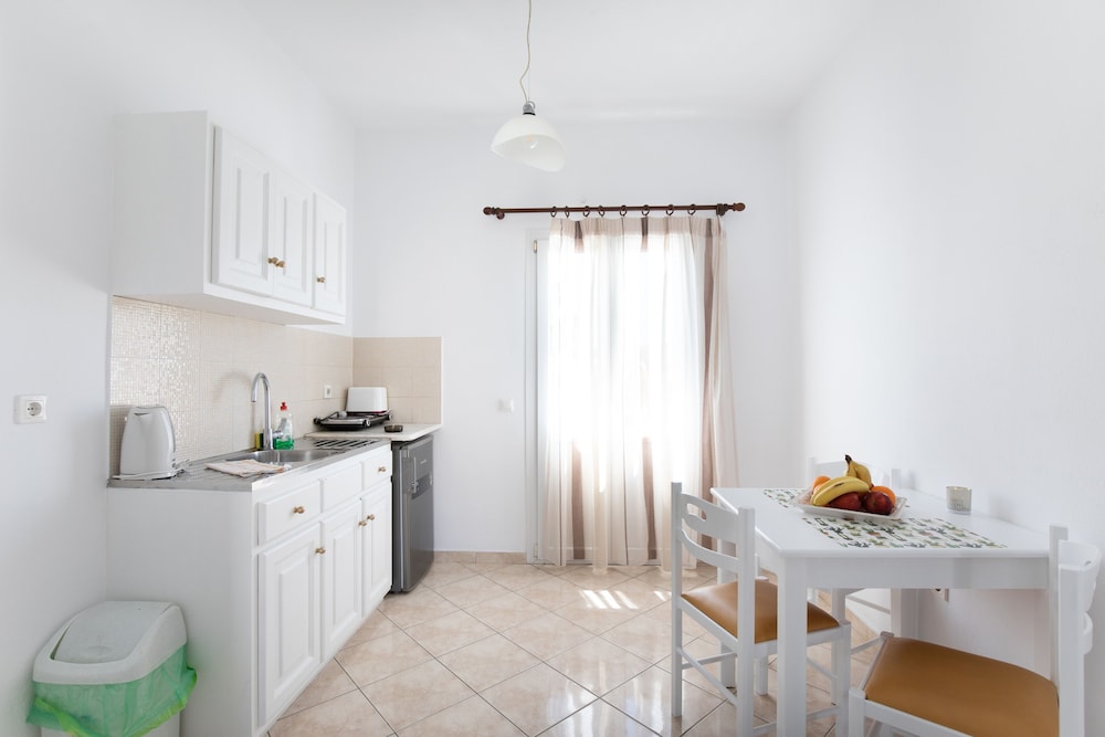 Eleftheria Hotel 12/50