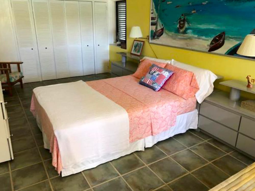 Bequia Beachfront Villa Hotel 32/83