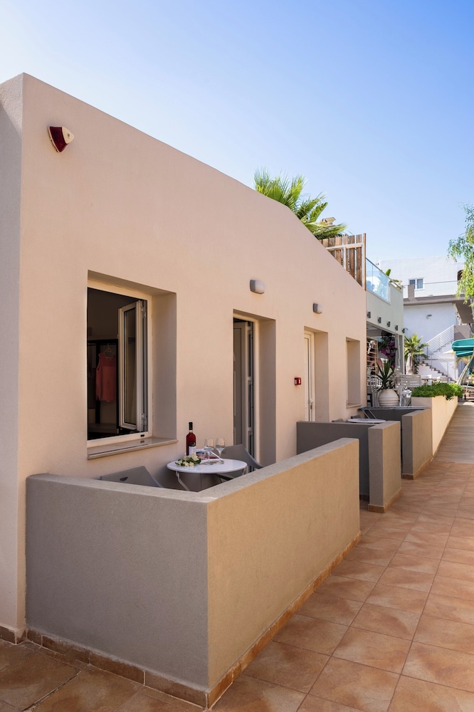Kastro Beach Apartments 9/50