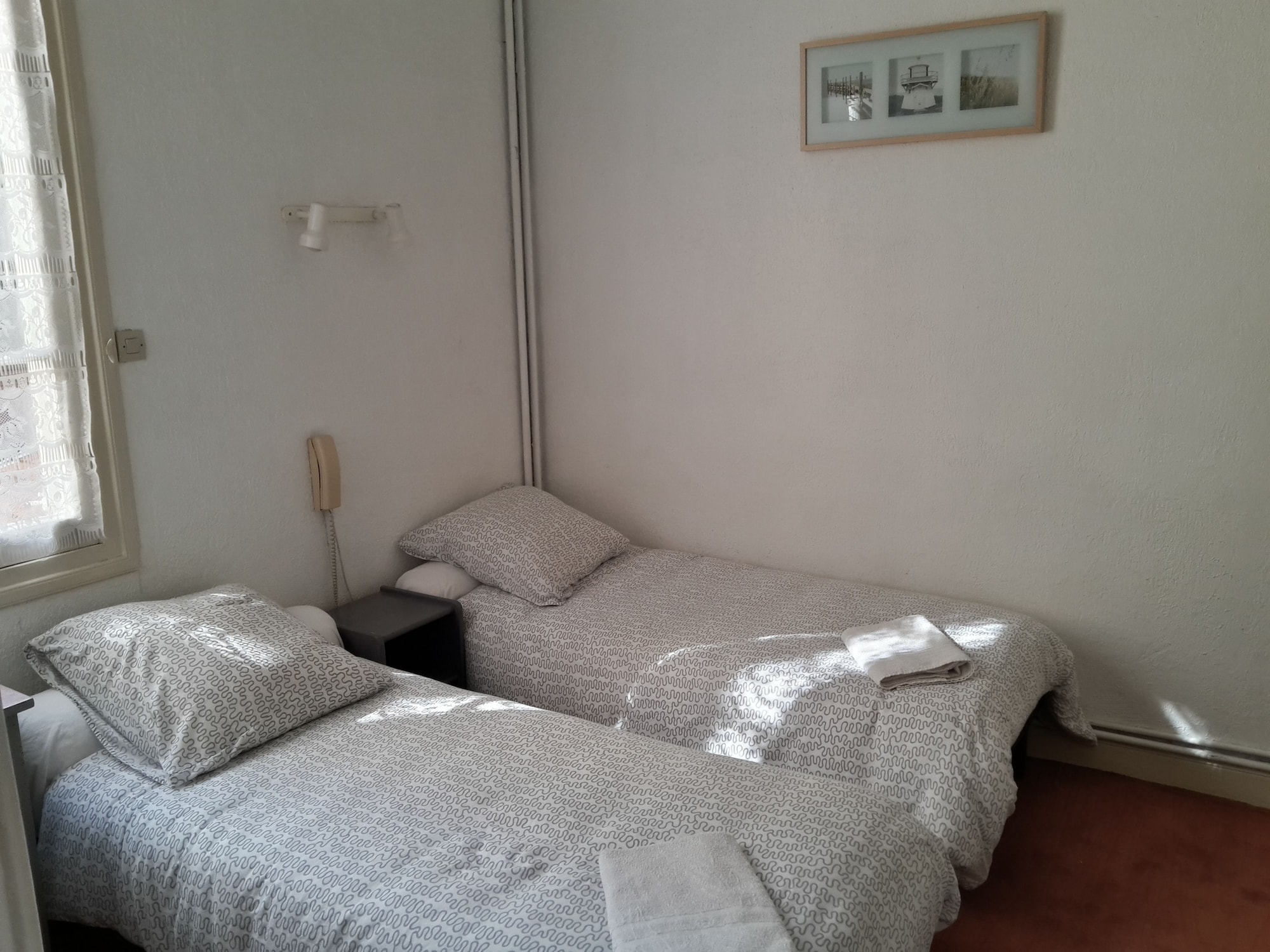 STANDARD, TWIN BEDS