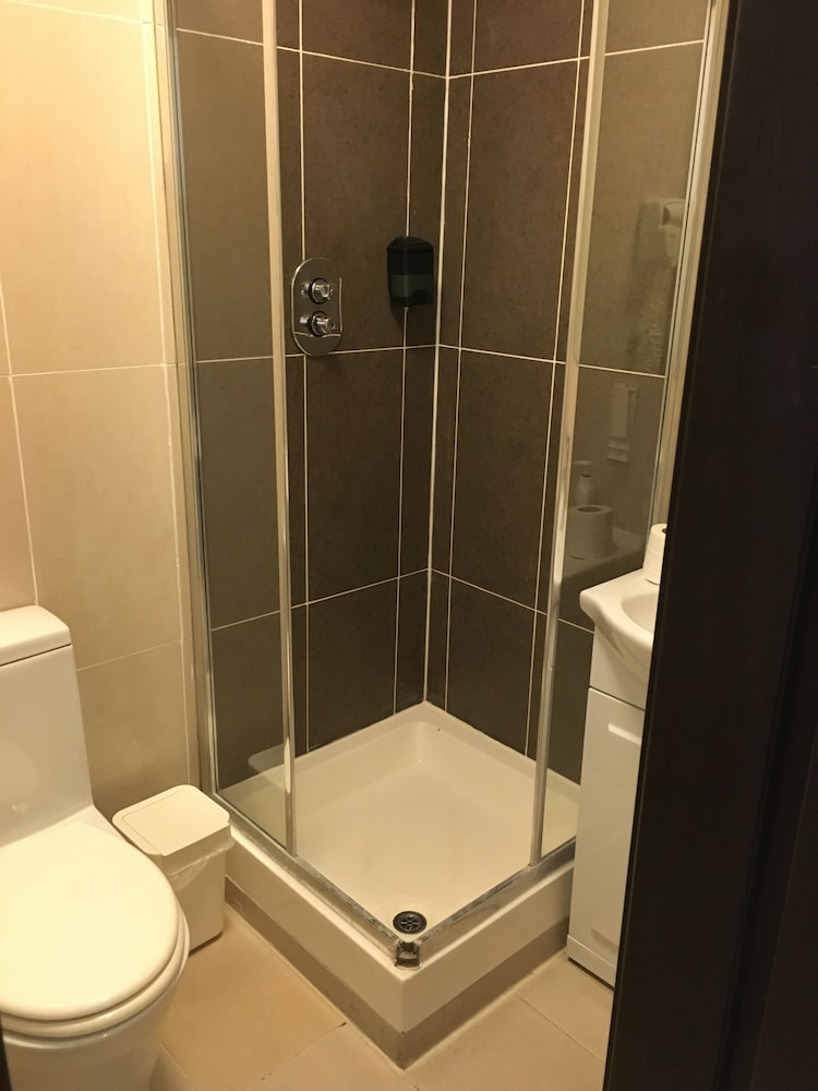 Luxury, Double Bed, The Royale Chulan Hyde Park 6/9