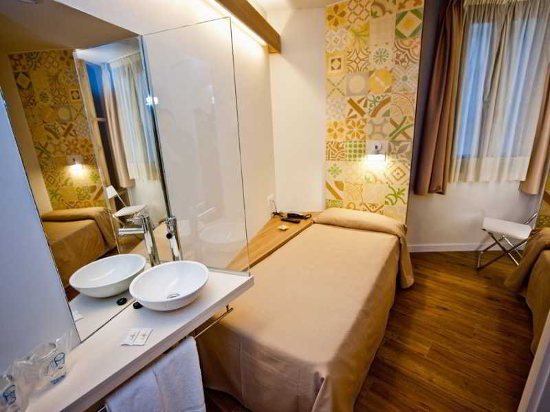 Hostal Marenostrum 58/58