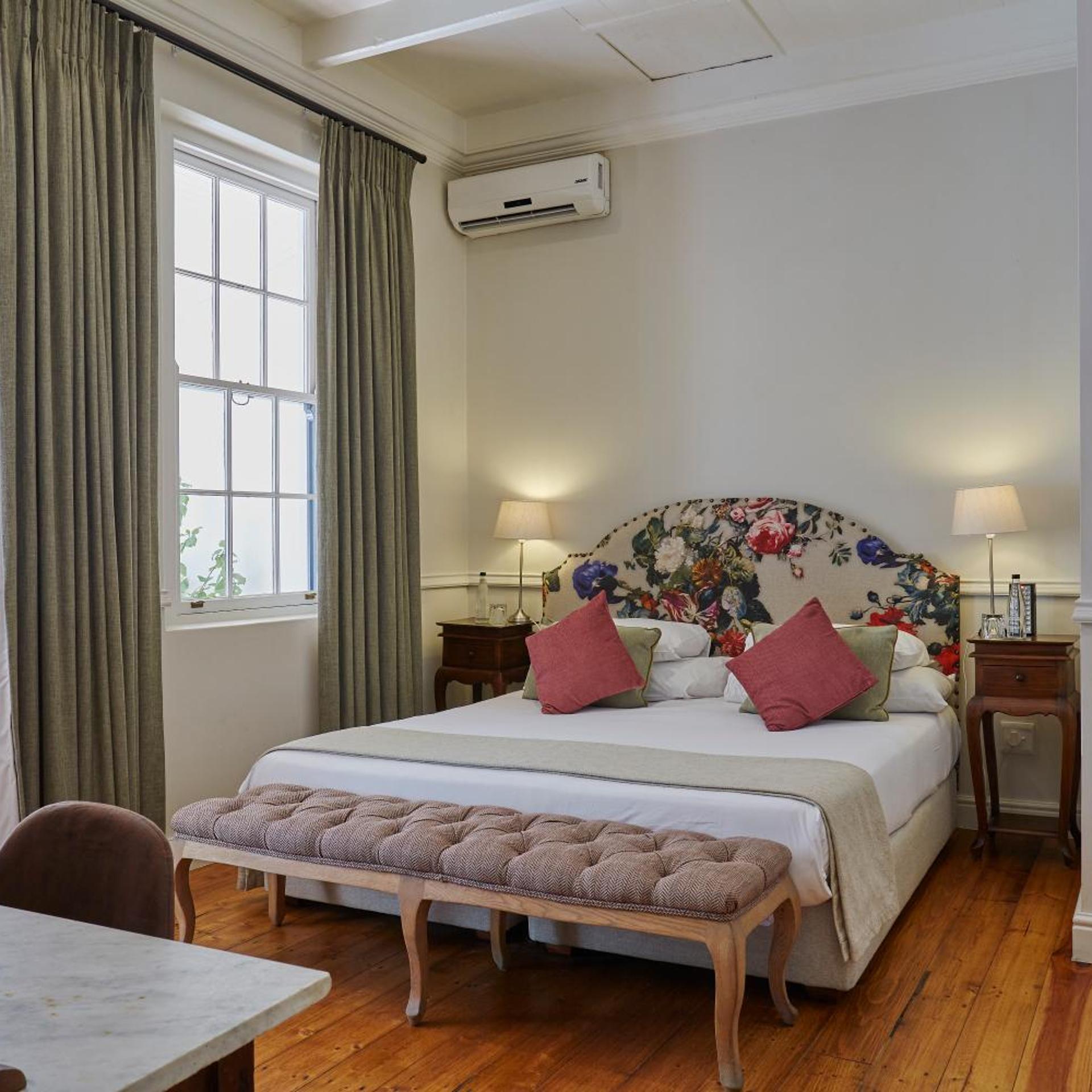 Pool, Superior, King Bed