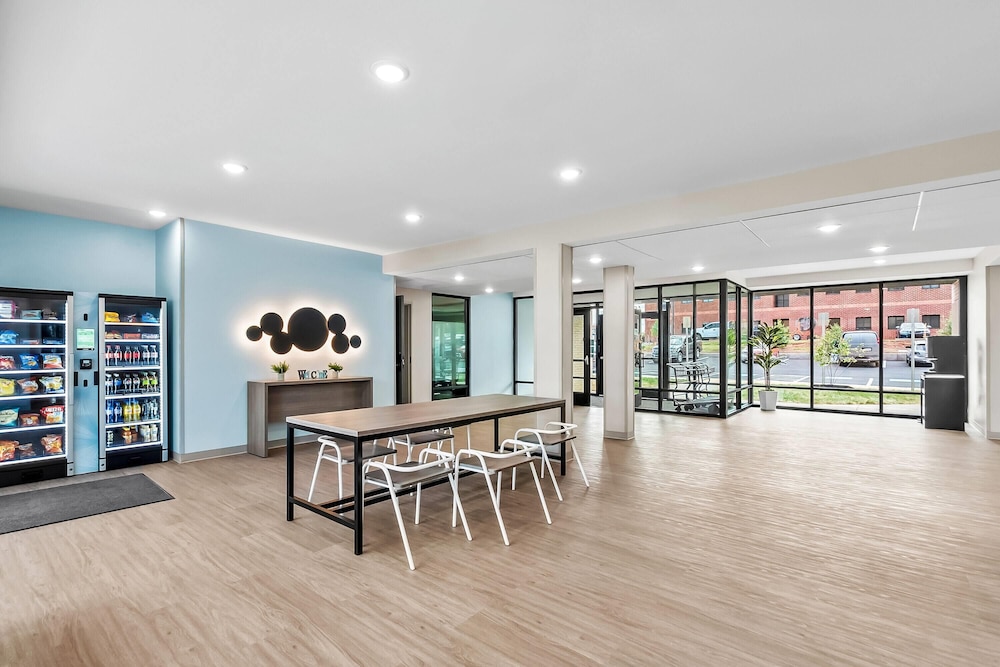 ECHO Suites Extended Stay by Wyndham Sterling 32/41