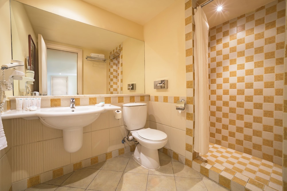 EXECUTIVE, SUITE