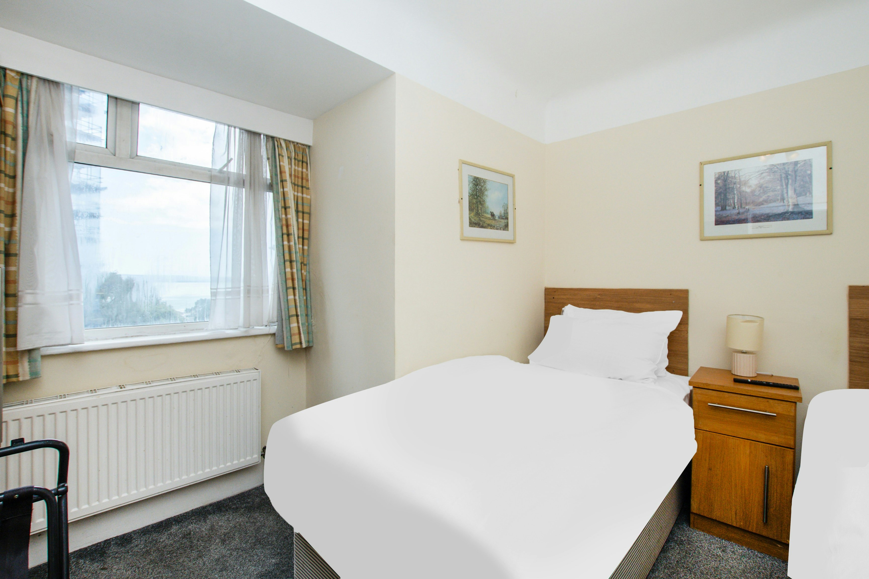 Russel Court Hotel Bournemouth Central 11/45