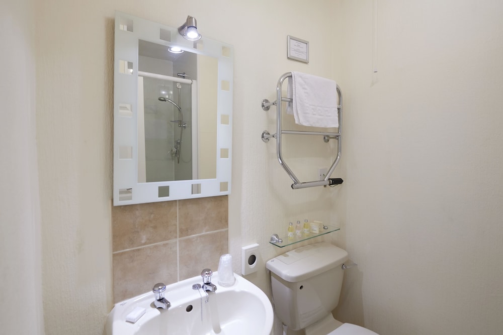 Loch Ness Clansman Hotel 47/50