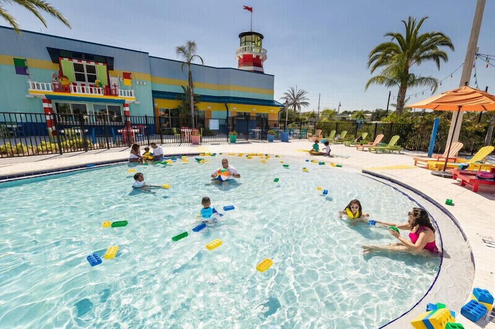 LEGOLAND BEACH RETREAT 16/22