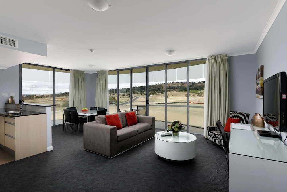 Rydges Mount Panorama Bathurst 44/66