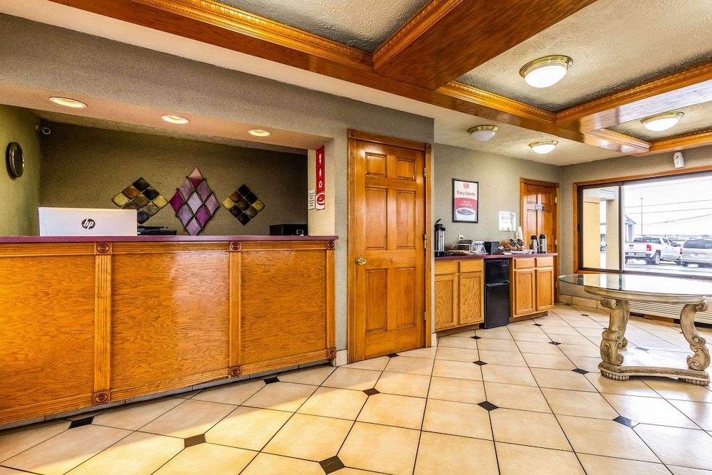 Econo Lodge Seymour, IN 7/37