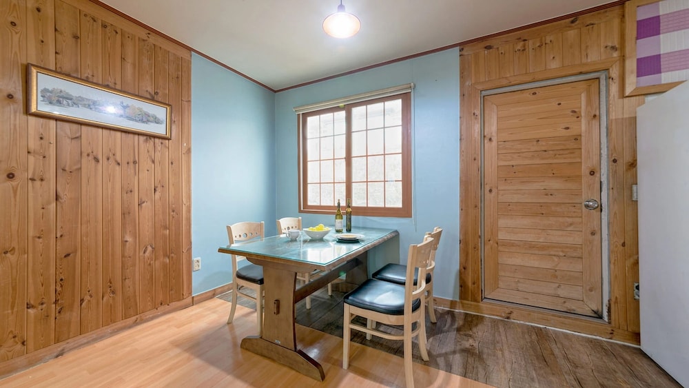 Ga Pyeong Four Season Pension 24/50