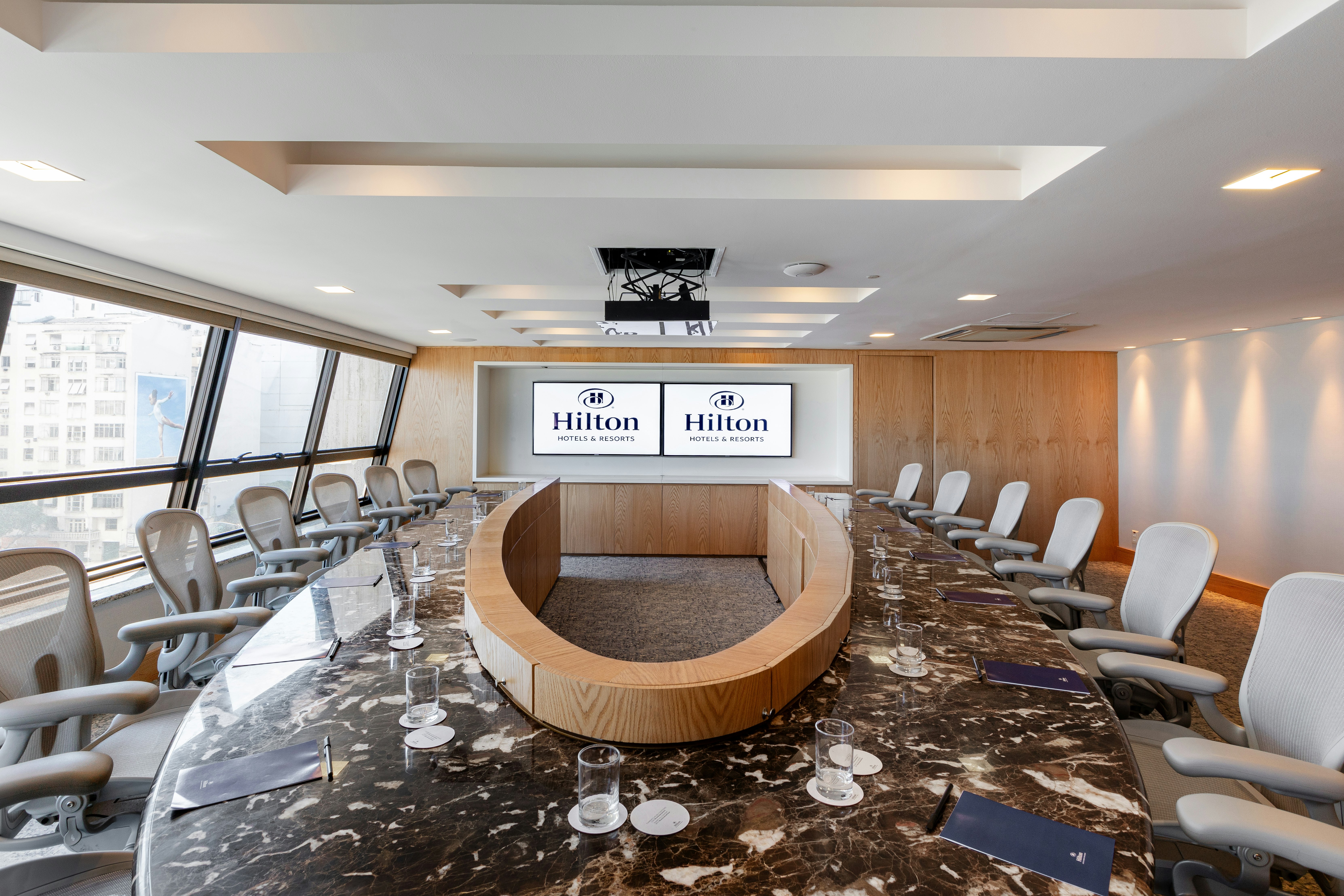 Hilton Rio de Janeiro Copacabana 66/83