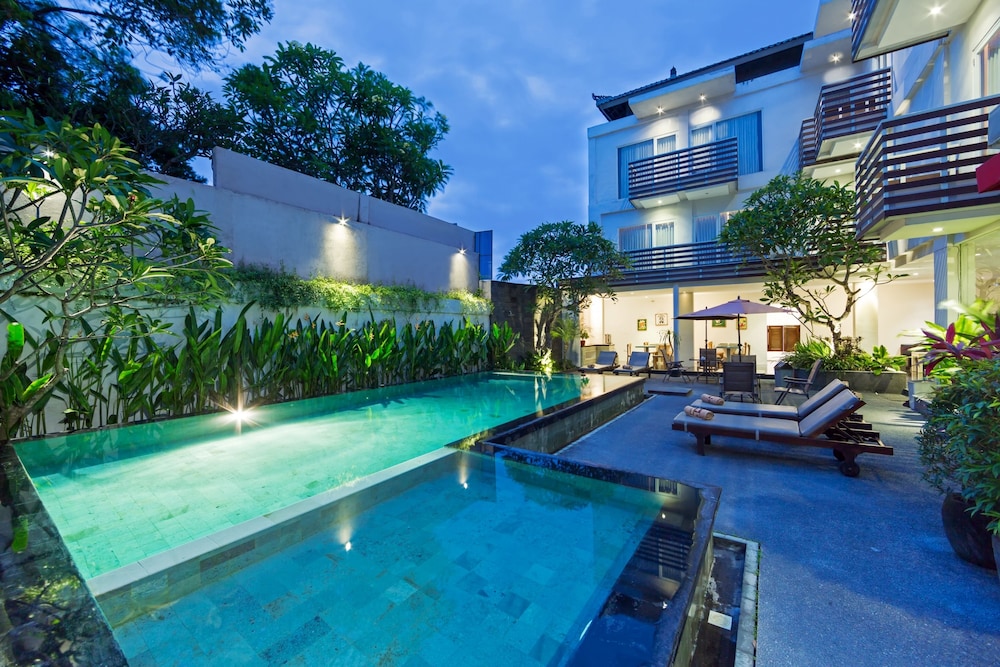 THE RINAYA CANGGU 41/49