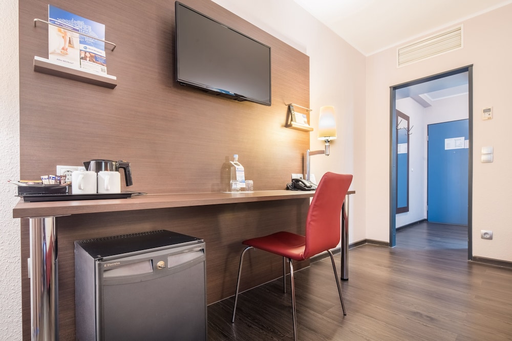 Airways Hotel Frankfurt Airport West 42/50
