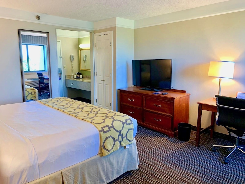 Baymont By Wyndham Texarkana 20/44