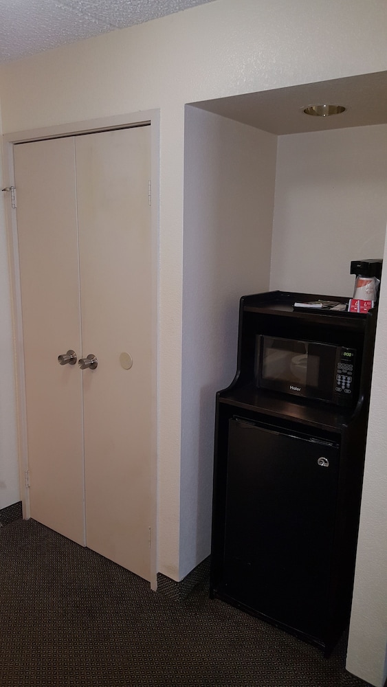Quality Inn and Suites Conference Center West Chester 25/41