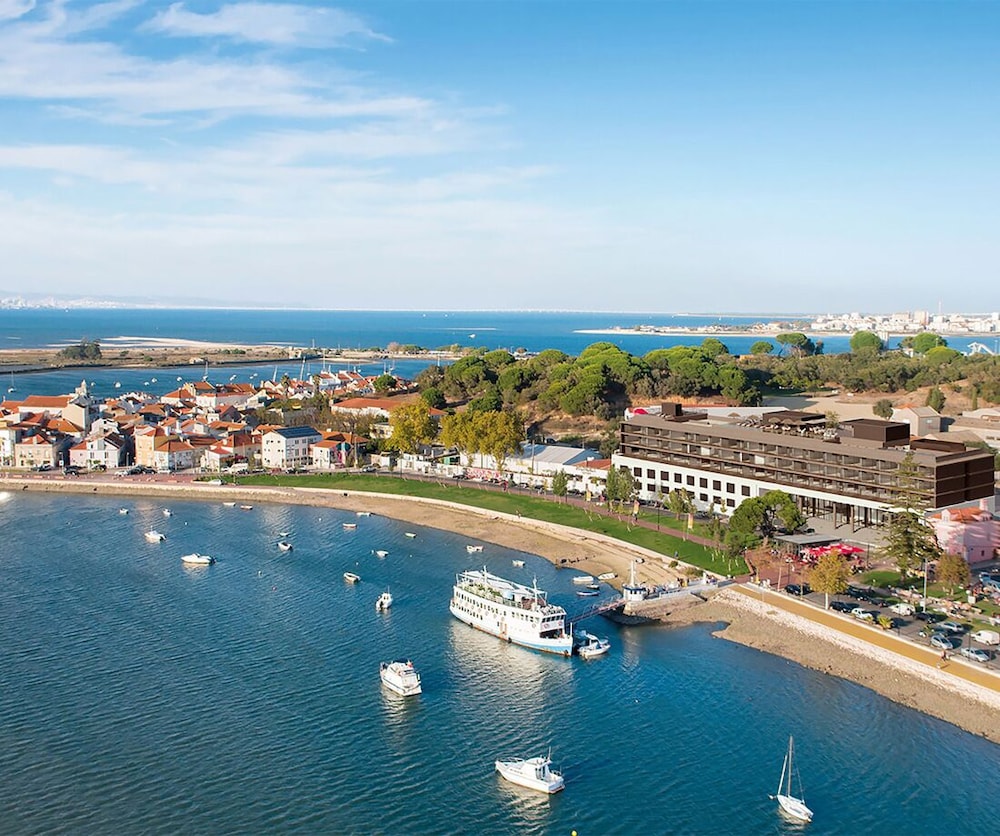 Upon Harbor - Seixal Bay Hotel 44/50