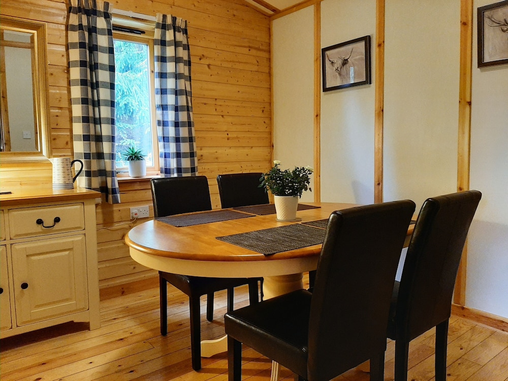 Tayview Lodges 30/50