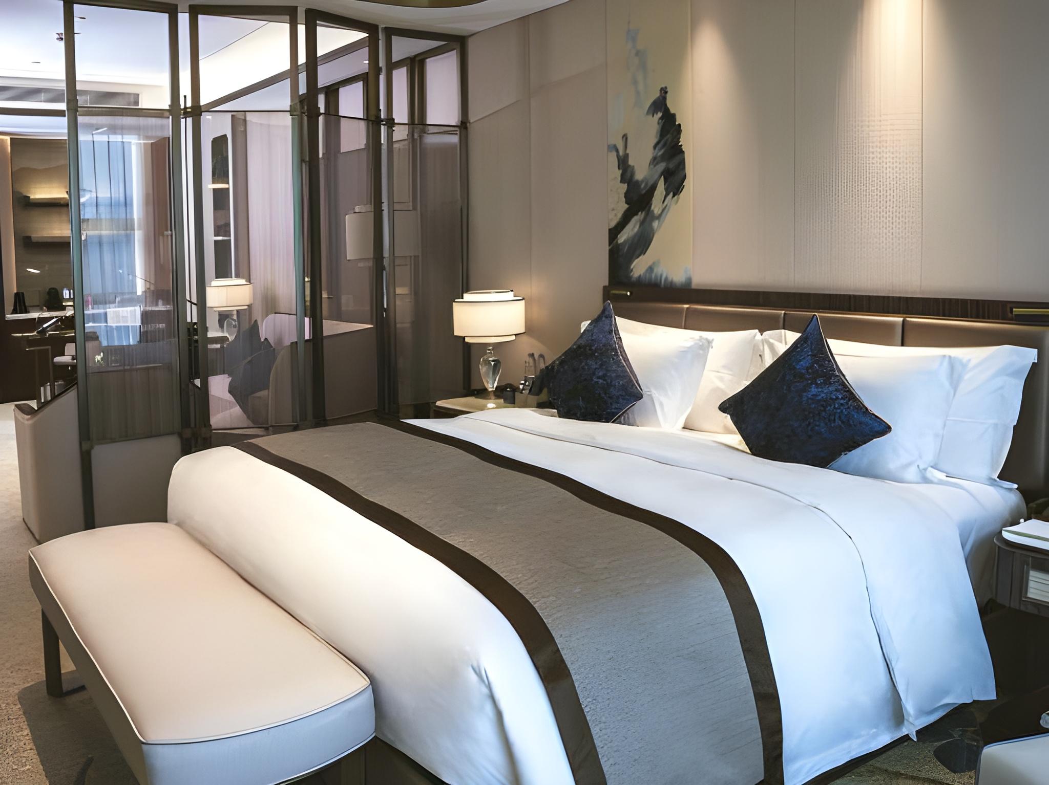 BUSINESS, DOUBLE BED
