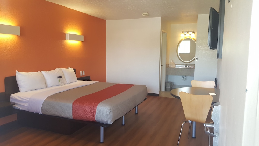 Motel6 Columbus, OH - OSU 28/54