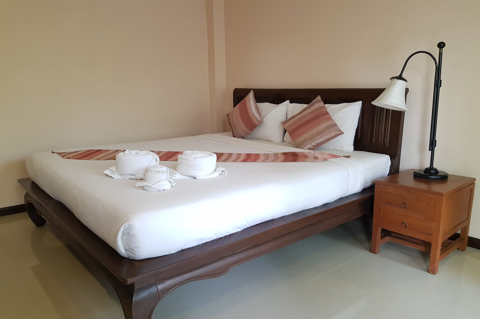 ROOM, DOUBLE BED, PRIVATE BATHROOM