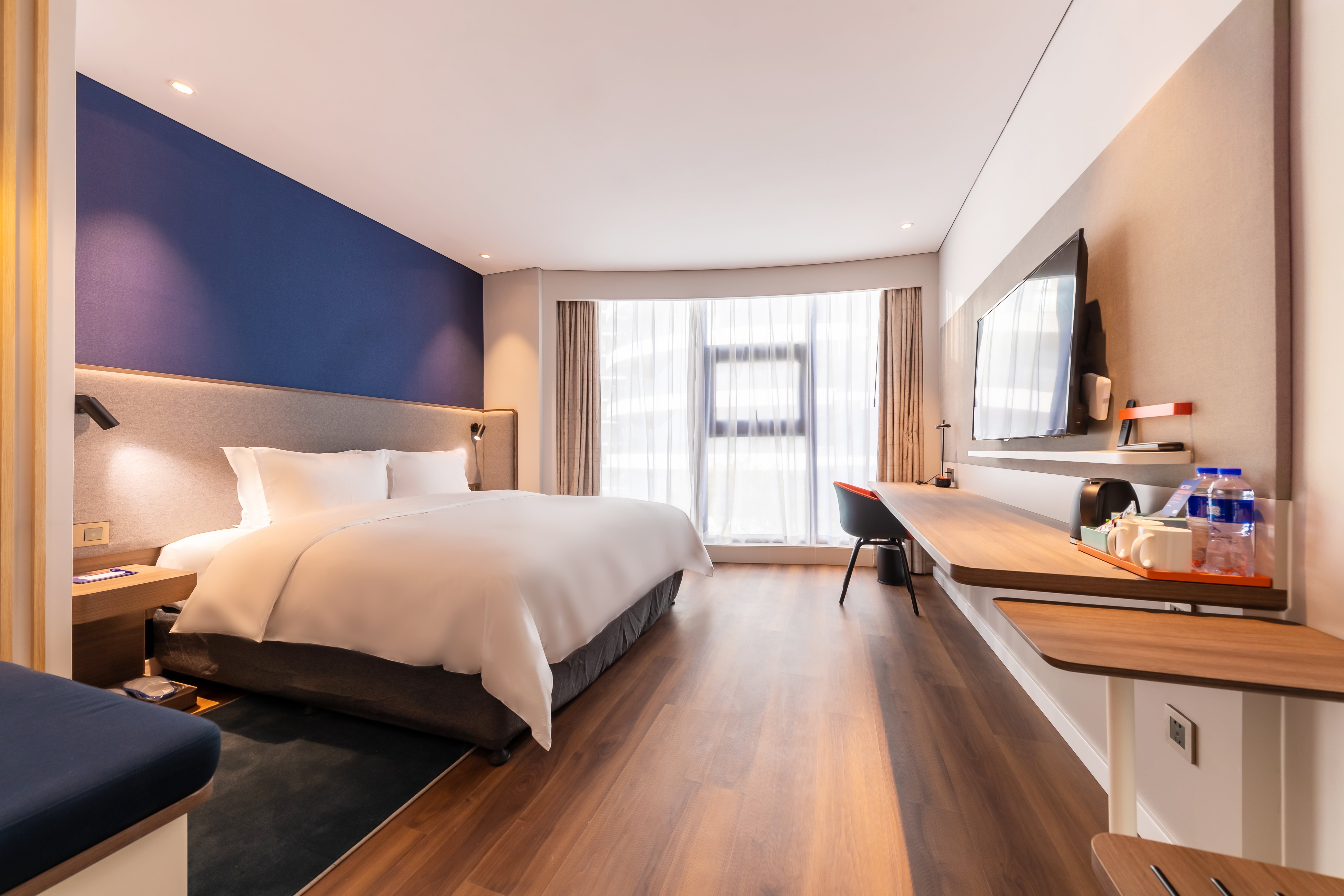 Holiday Inn Express Yichang Riverside 32/81