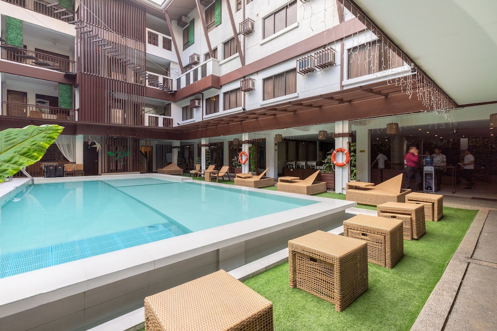 The Selah Garden Hotel 66/71