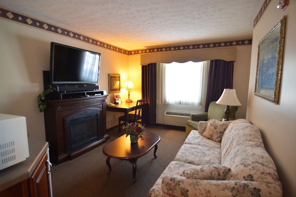 Hearthstone Inn & Suites 35/65
