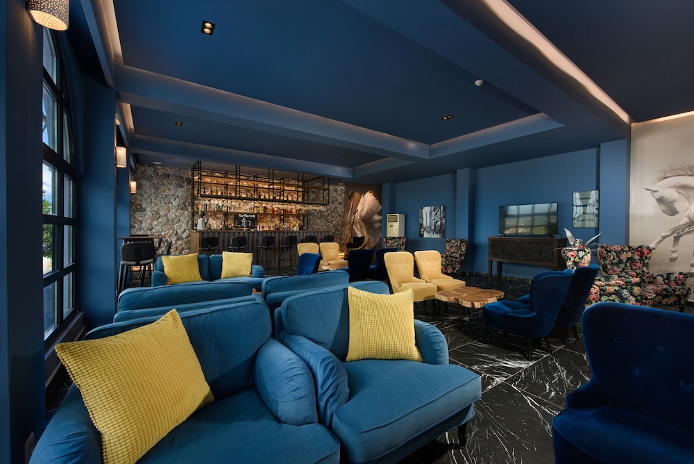 The Royal Grand Hotel 30/48